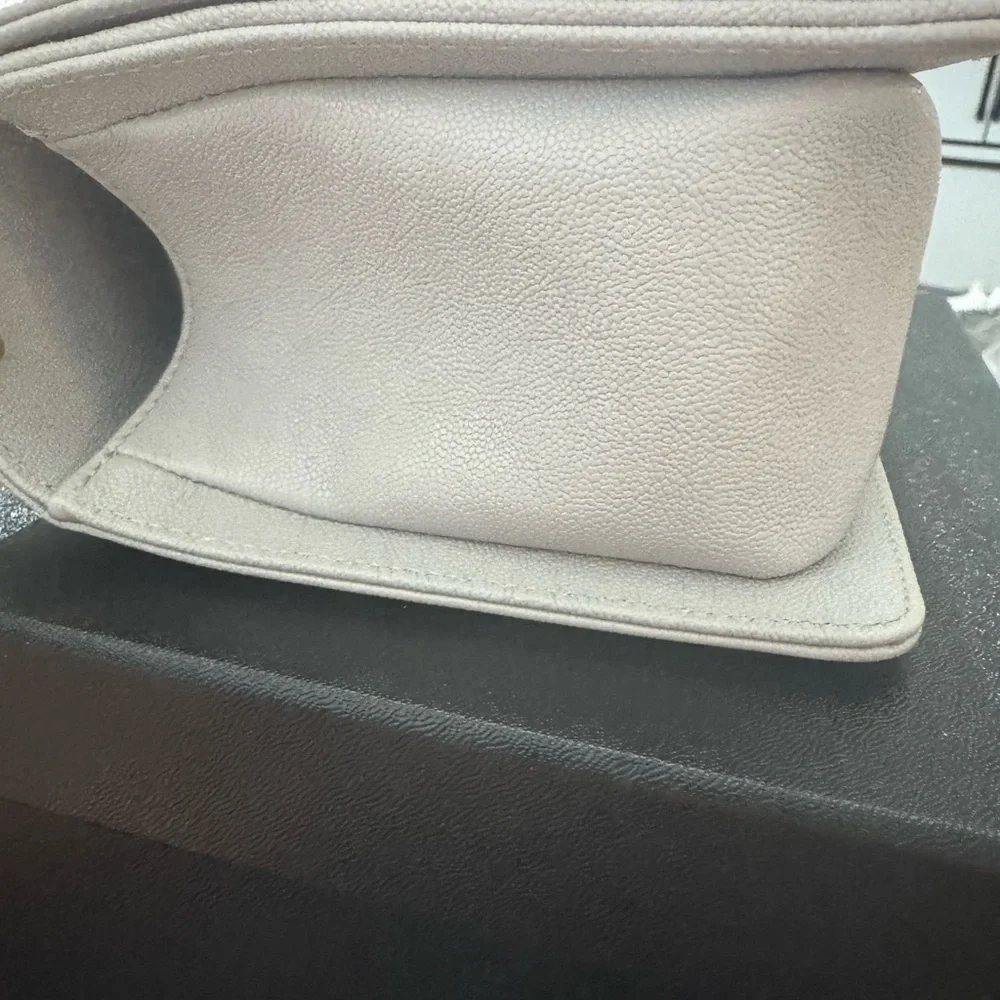 CHANEL New full set Chanel Grey hard to find color medium boy bag